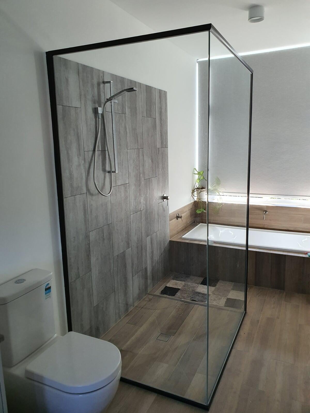 SemiFrameless Shower Screens Glass100